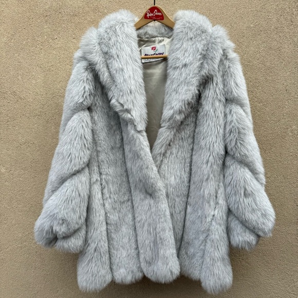 VTG Monterey Fashions Faux Fur Polar Bear Spirit Animal Made in the USA Sz 10 - Picture 1 of 13